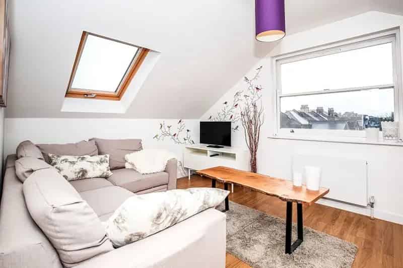 2 Bedroom Flat for Sale London SE6 Corbett Estate Victorian Conversion