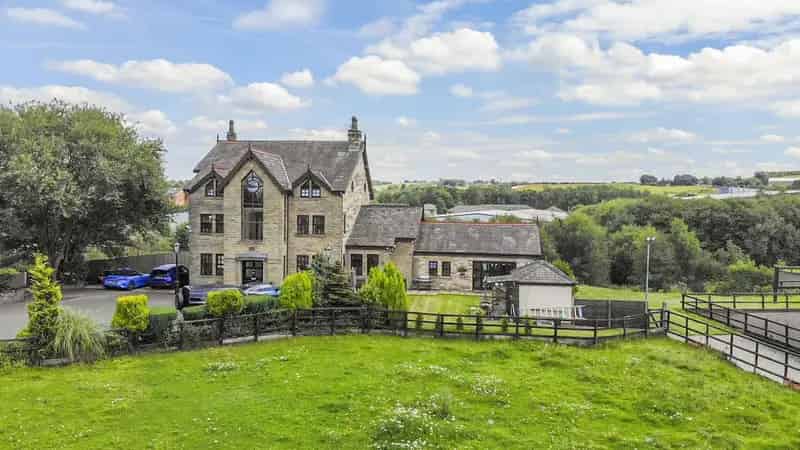 6 Bedroom Detached Equestrian Home Near Bury