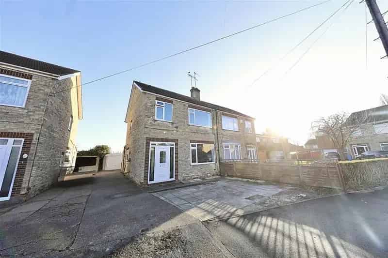 4 Bedroom Semi-Detached House for Sale
