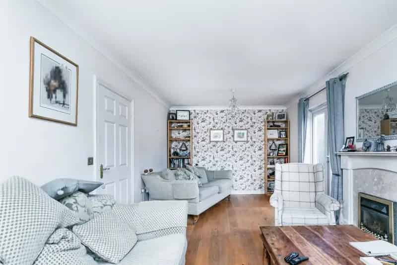 Four Bedroom Detached House Monkston Family Home