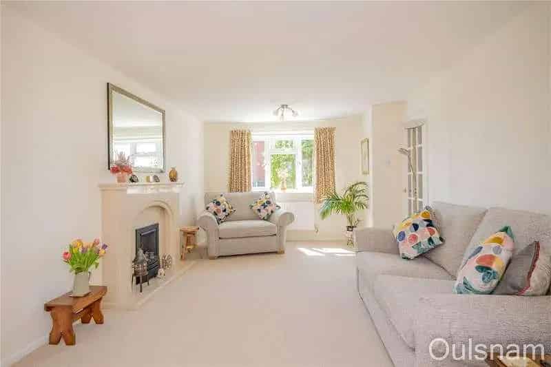 3 Bed Detached House for Sale in Stoke Heath