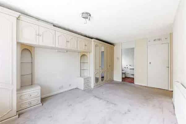 Two Bedroom Apartment with Private Garage Montpelier Ealing