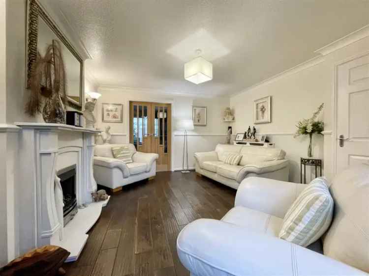 4 bedroom link detached house for sale