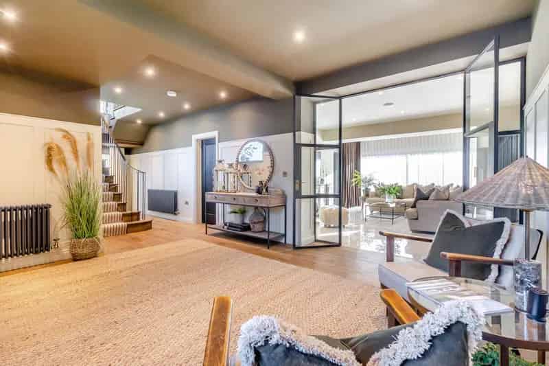 Bespoke 4 Bedroom Family Home with Garage and 0.4 Acre Grounds