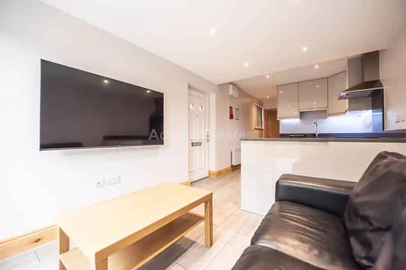 1 Bedroom Flat Near University of Reading