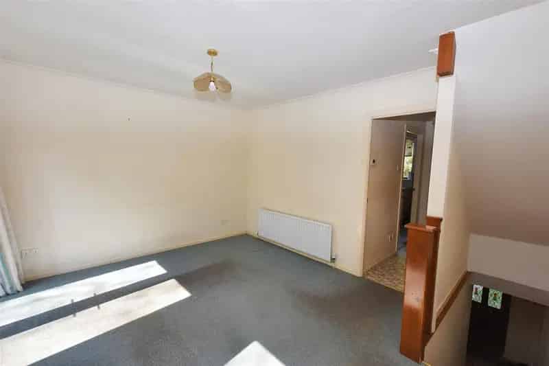 2 Bedroom End Terrace House for Sale No Onward Chain