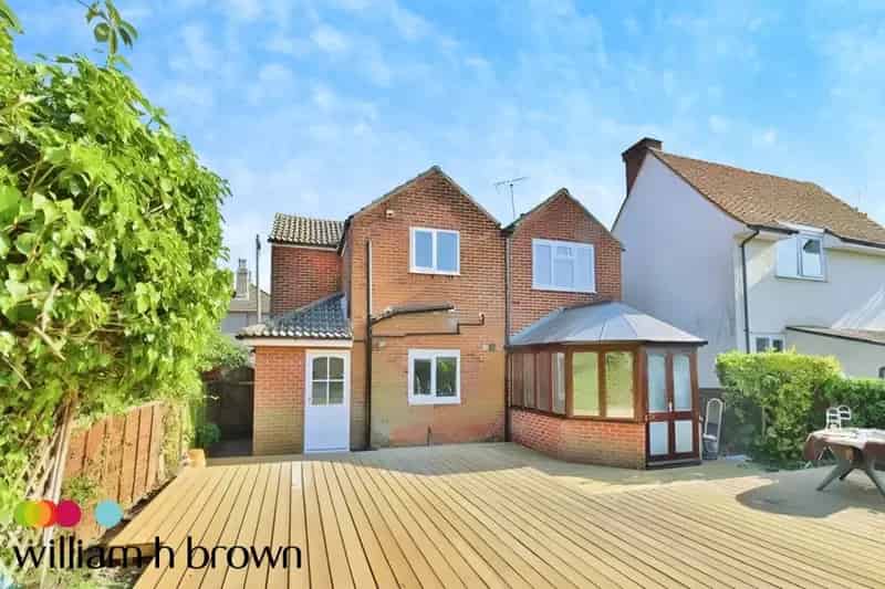 Four Bedroom Detached House Kirby Cross