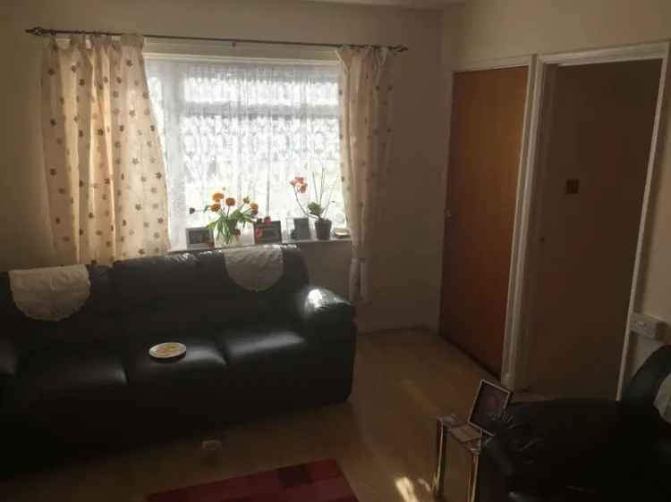 Bungalow For Rent in Wroughton, England