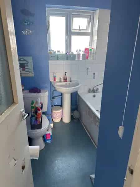 2 Bedroom Maisonette near Twickenham High Street with Large Garden