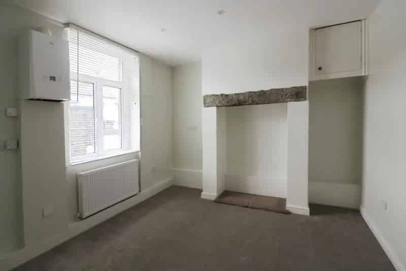 2 Bedroom Flat to Rent in Idle Village
