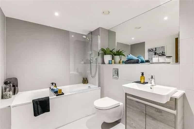 2 Bed Flat for Sale in Bracknell