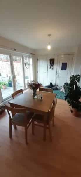 Spacious New Build Home Near Gatwick Airport