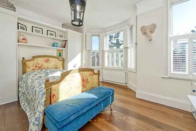 Four Bedroom Edwardian House in North Kensington