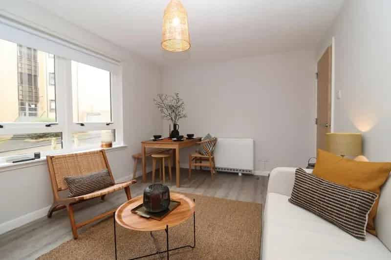 2 Bedroom Flat to Rent in St Georges Cross Glasgow