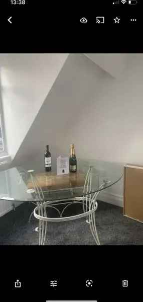 Flat For Rent in Bradford, England