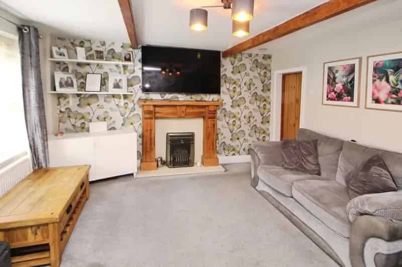 2 Bedroom Mid Terrace House for Sale Glossop Derbyshire