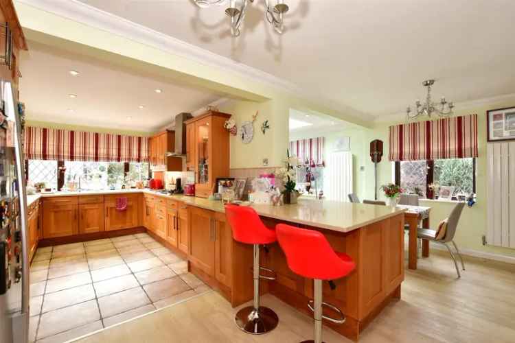 4 bedroom detached bungalow for sale