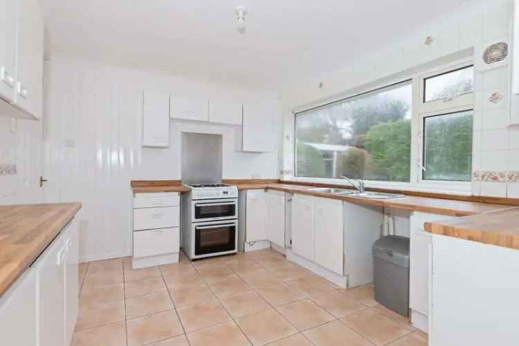 3 Bedroom Detached Bungalow for Sale in Woodingdean