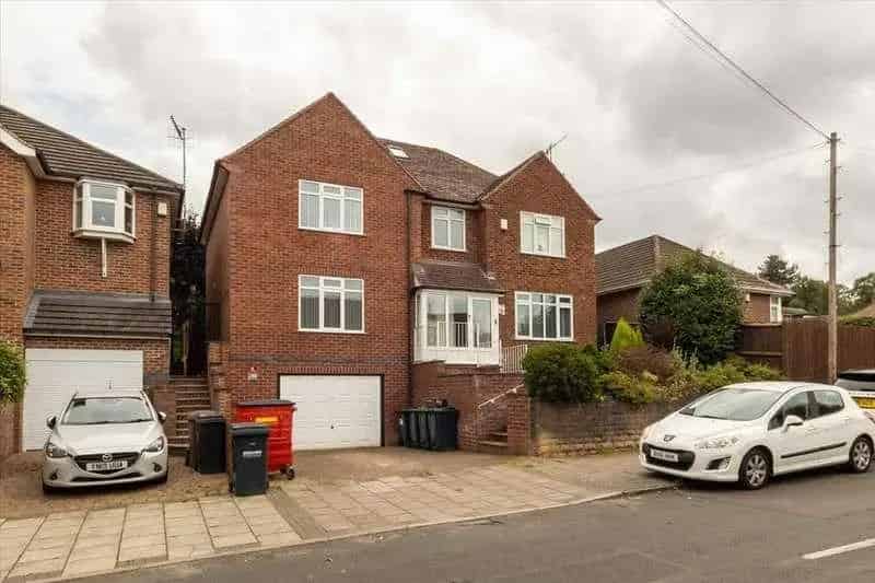 6 Bed Detached House For Sale