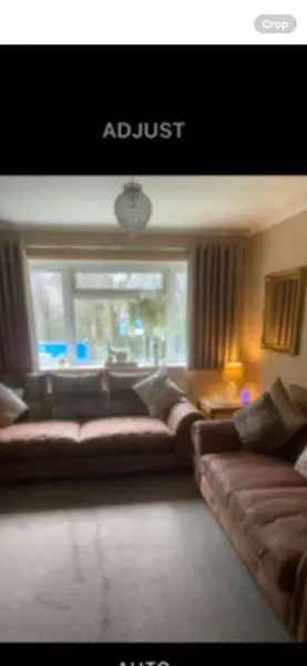 Flat For Rent in Mole Valley, England