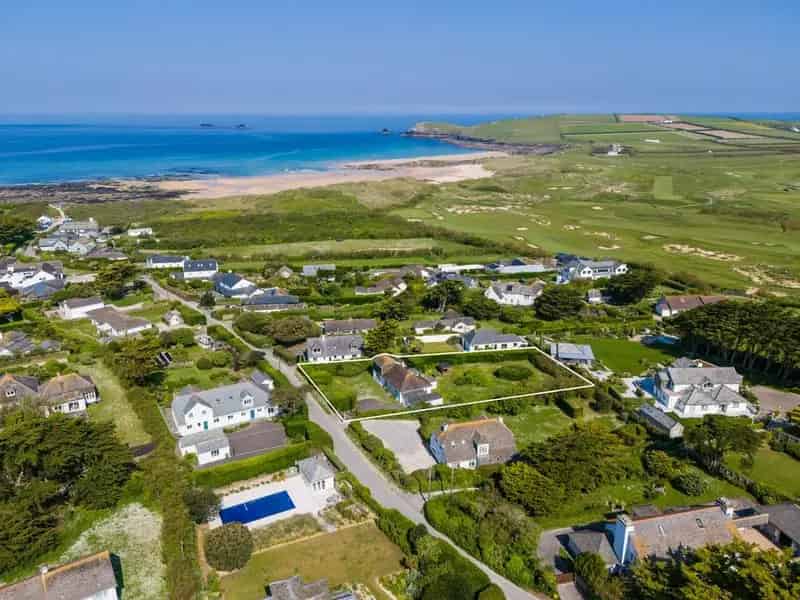 3 Bedroom House for Sale in Constantine Bay