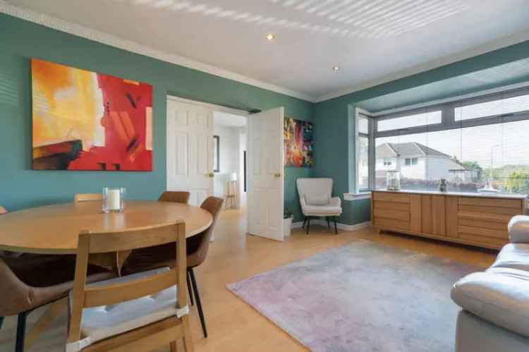 4 Bedroom Semi-Detached Bungalow for Sale in Newton Mearns