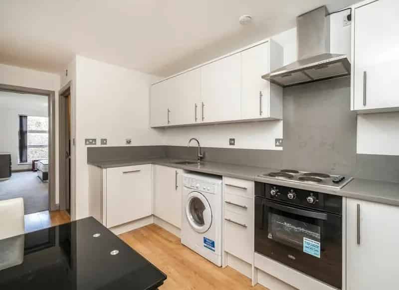 Executive One Bedroom Flat with Courtyard Access