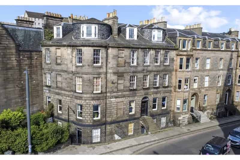 3 Bed Flat Leith Walk Edinburgh 2 Reception Rooms Ample Storage