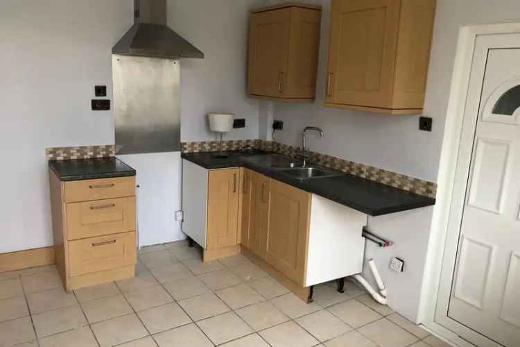 2 Bedroom Maisonette Lipson Double Garage Available June Zero Deposit