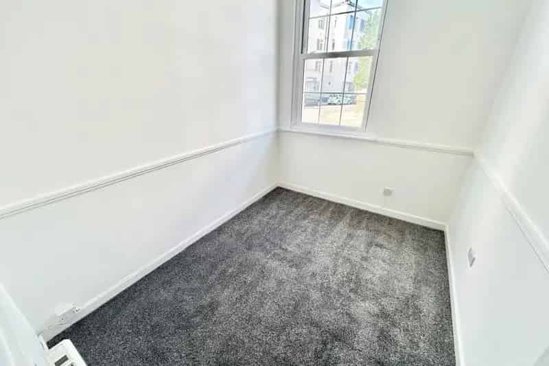 One Bedroom Flat Southsea Zero Deposit Available April