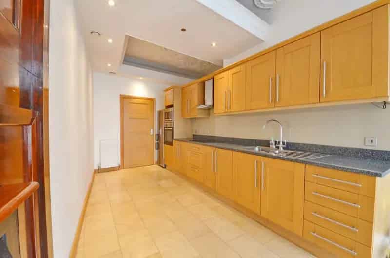 3 Bedroom City Centre Student Apartment Available August 2025