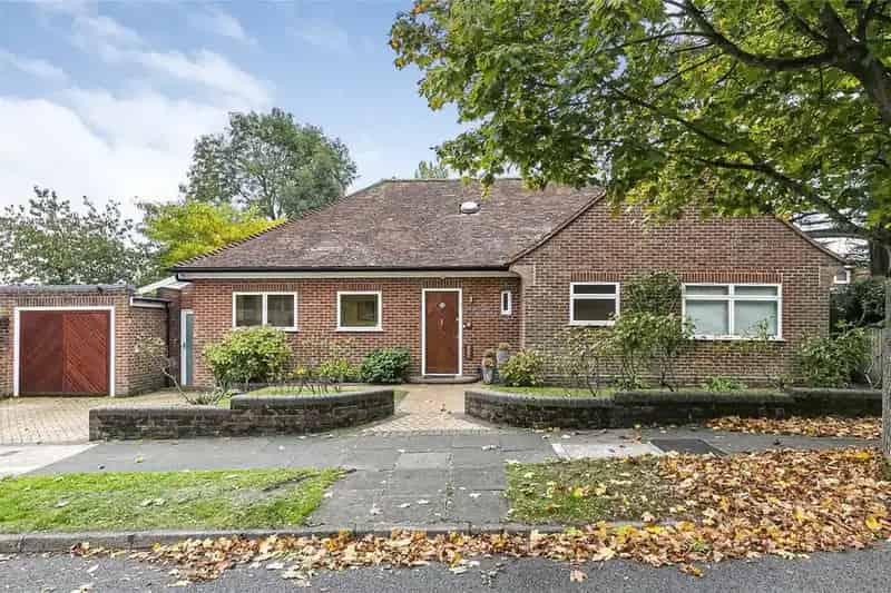 3 Bedroom Bungalow for Sale Near Hadley Woods
