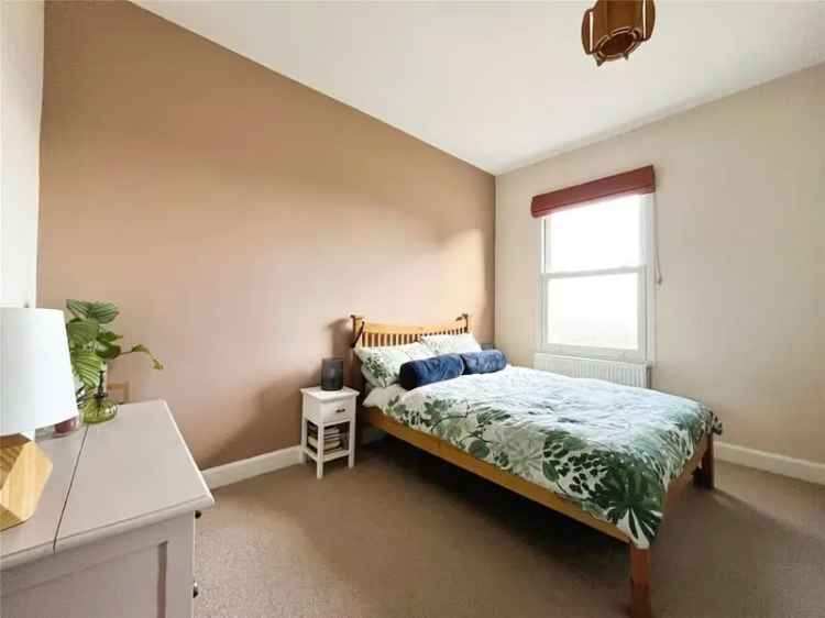 2 Bedroom Flat for Sale in London SE6