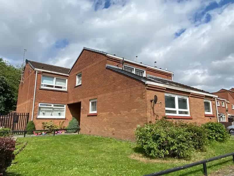 1 Bedroom Flat to Rent Dennistoun - Modern Kitchen & Fitted Wardrobes