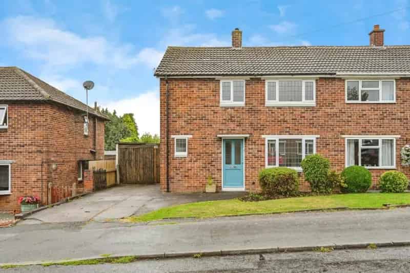 3 Bed Semi-Detached House for Sale Tamworth No Onward Chain
