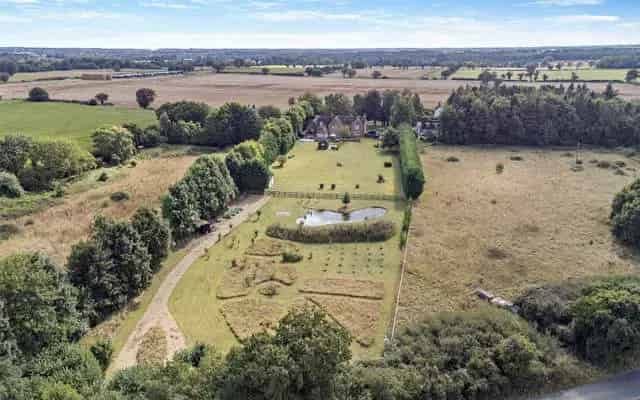 Sky View Substantial Detached Home with Annexe and 3 Acres