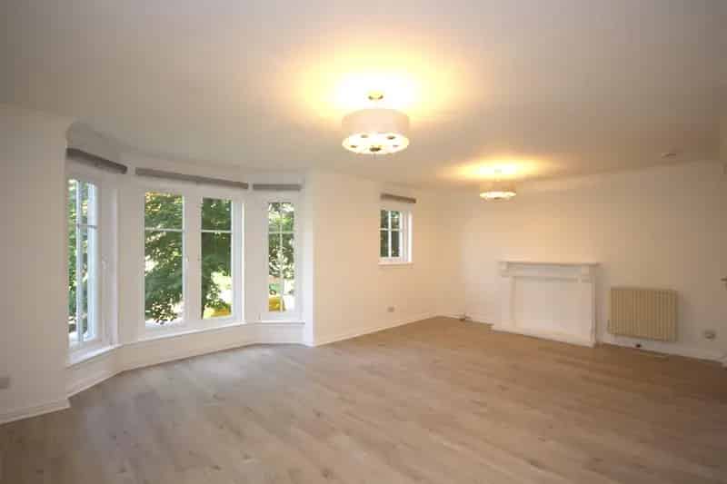 Stunning Ground Floor Apartment  New Kitchen and Bathroom