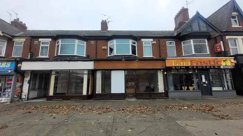 Ground Floor Retail Unit with Yard - Ideal for Multiple Uses