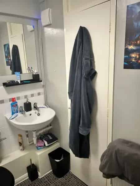 Newly Renovated House Near Train Station