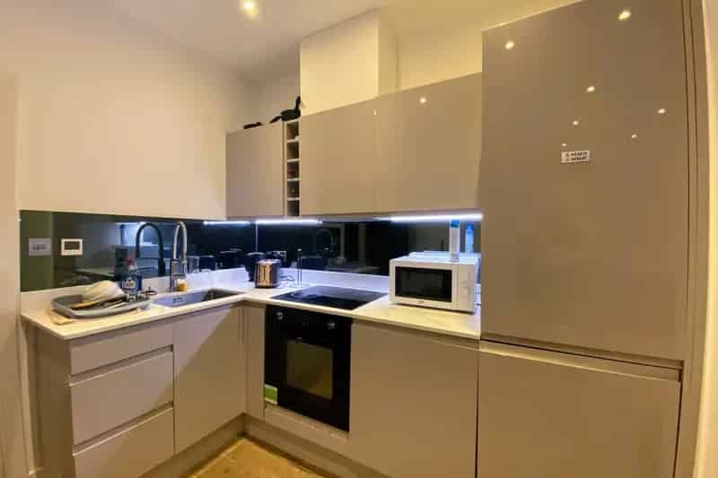 2 Double Bedroom Apartment Chelmsford Gated Development Near Station