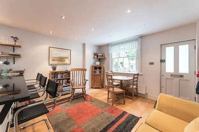 Cottage to rent in Hampstead Grove, London NW3