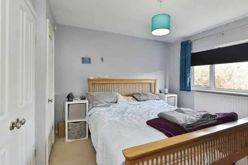Three Bedroom Semi Detached House Near Schools Newport Pagnell