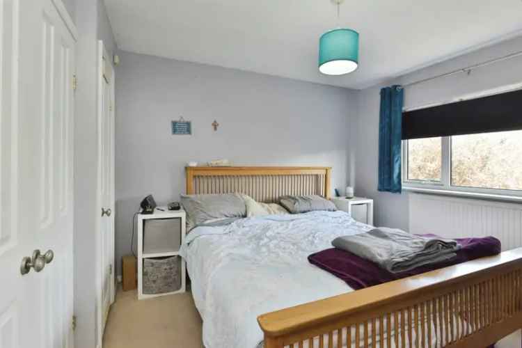 Three Bedroom Semi Detached House Near Schools Newport Pagnell