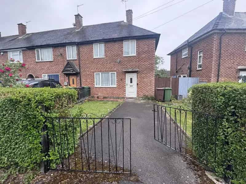 2 Bedroom End of Terrace House For Sale