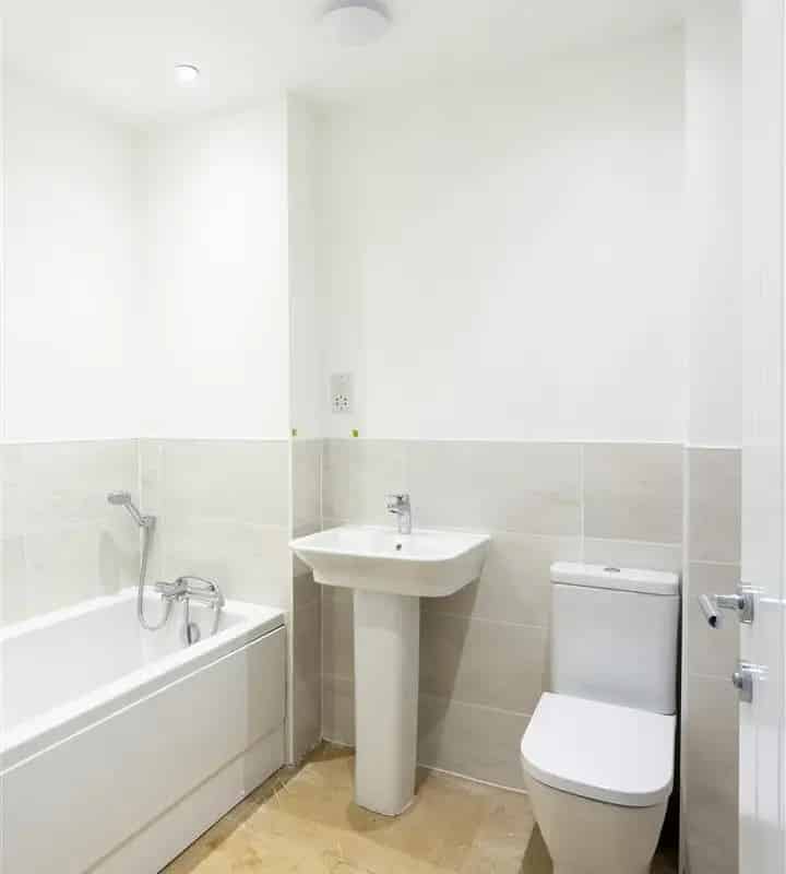 3 Bed Detached House in Attleborough Near Train Station