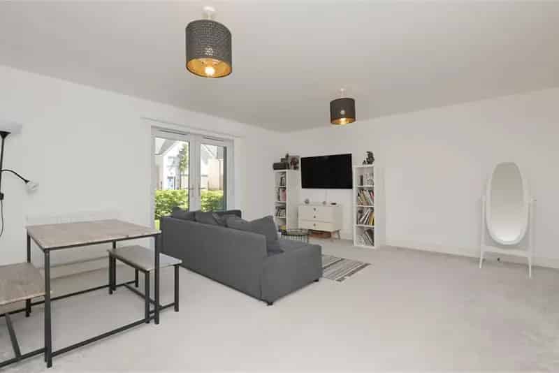 2 Bed Flat Great Investment Opportunity