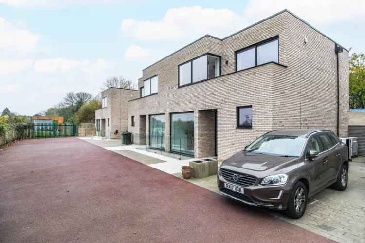 5 Bedroom House for Sale in Gated Development