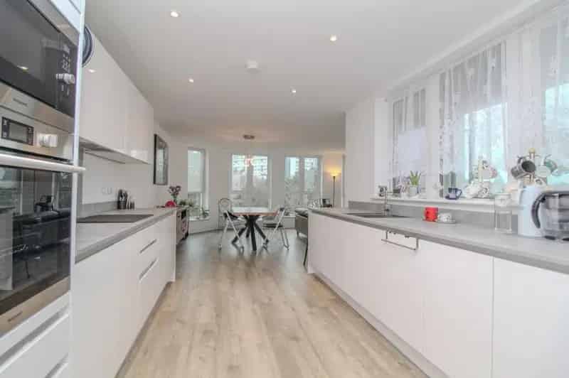 2 Bedroom Sea View Apartment Bournemouth West Cliff