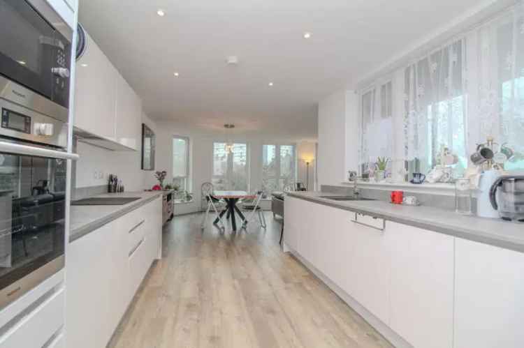 2 Bedroom Sea View Apartment Bournemouth West Cliff