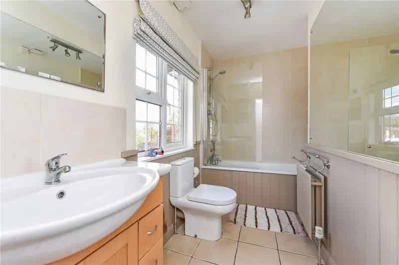 4 Bedroom House Near Petersfield High Street